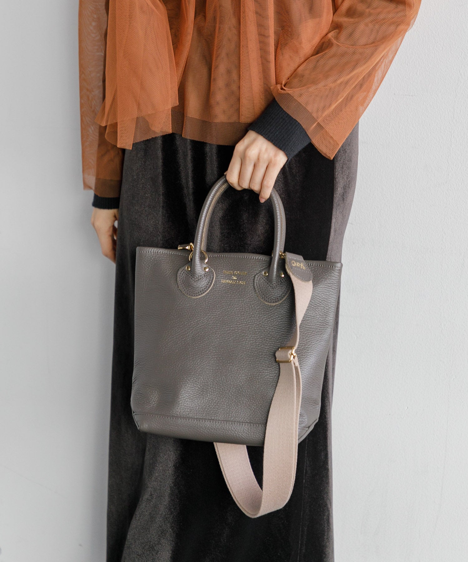 【WOMEN】YOUNG u0026 OLSEN TDS Embossed Leather HAVERSACK S ゲイシャレッド / Free