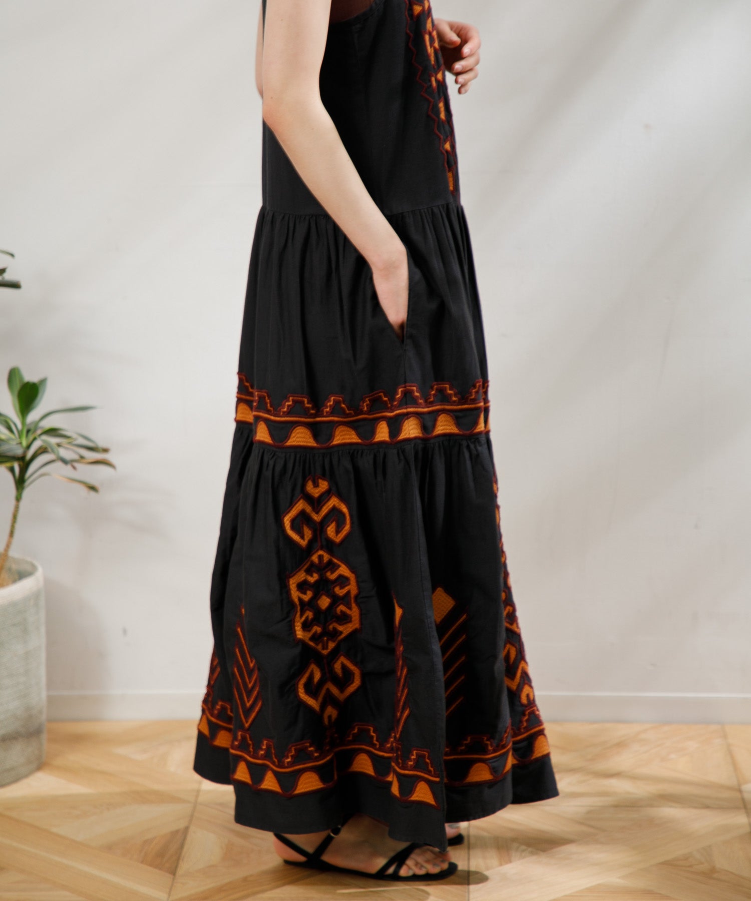 WOMEN】LEIN 幾何学柄刺繍ワンピース – AMERICAN RAG CIE