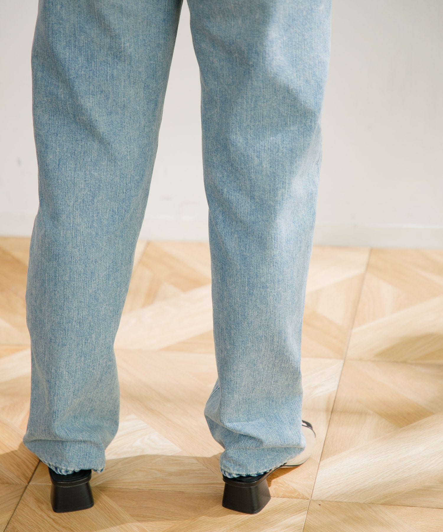 WOMEN】YANUK ボーイズストレート LEA TVS Trick Denim WOMEN】YANUK ボーイズストレート LEA TVS Trick Denim