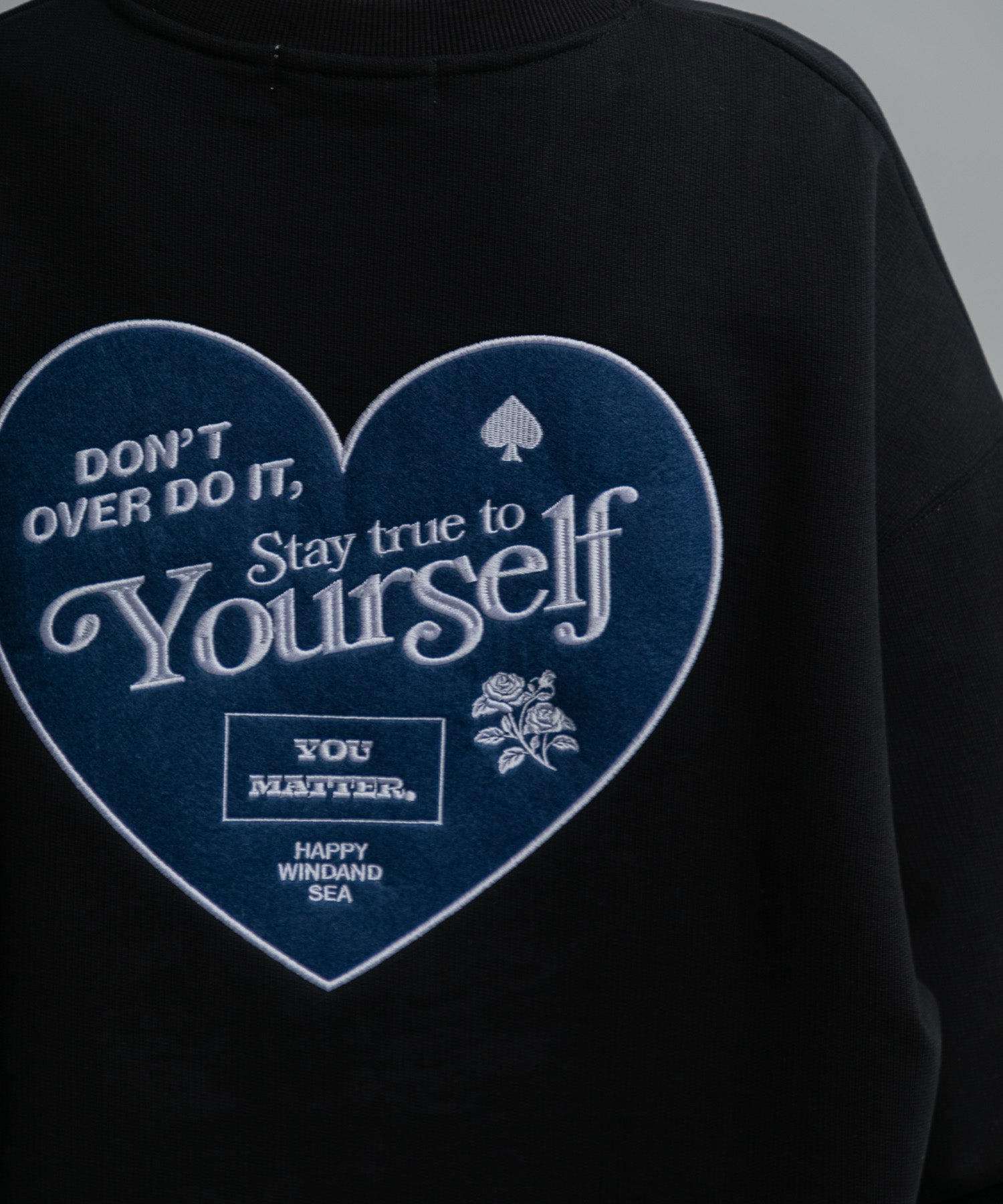 MEN , WOMEN】WIND AND SEA PATCH CREWNECK SWEATSHIRT