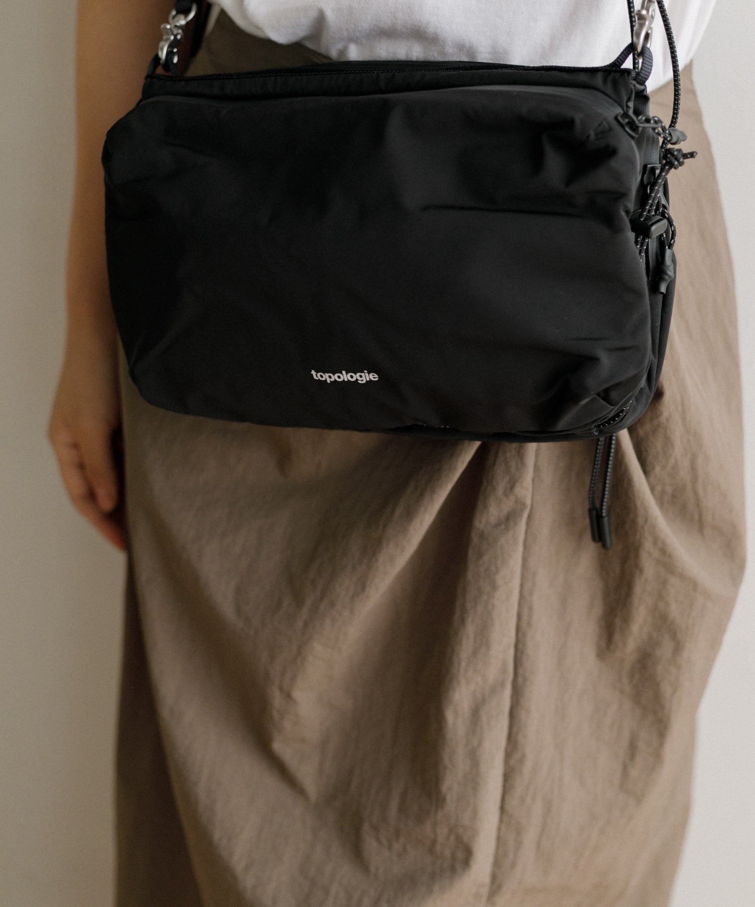 【ストラップ付き】美品Topologieボトルサコッシュ ラージ　ブラック Bottle Sacoche Large ボトルサコッシュ ラージ【バッグ単体