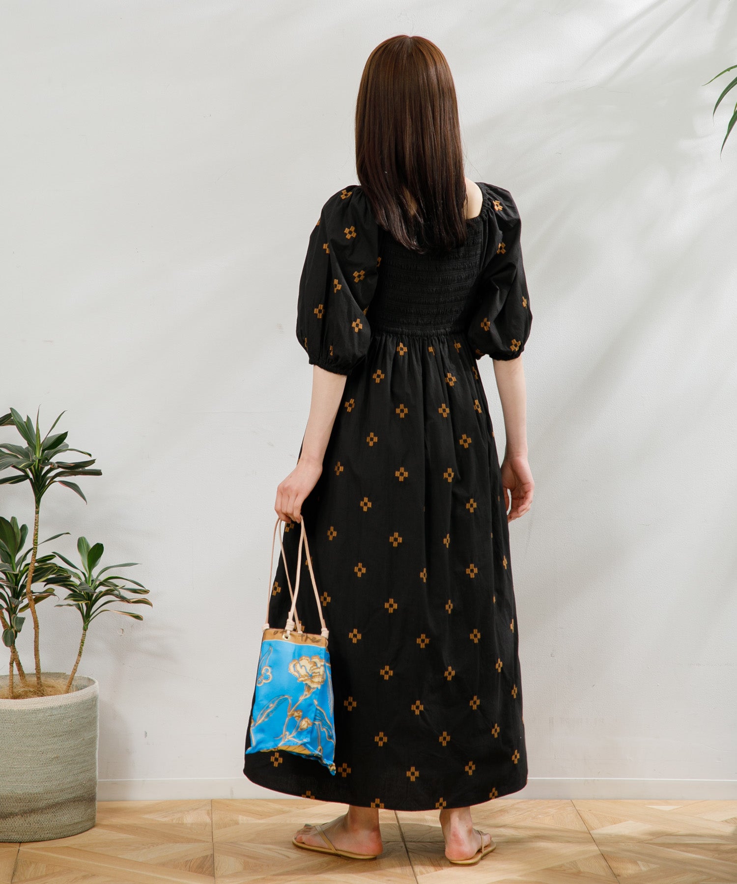 WOMEN】ボリュームスリーブ刺繍ワンピース – AMERICAN RAG CIE WOMEN】ボリュームスリーブ刺繍ワンピース – AMERICAN RAG CIE