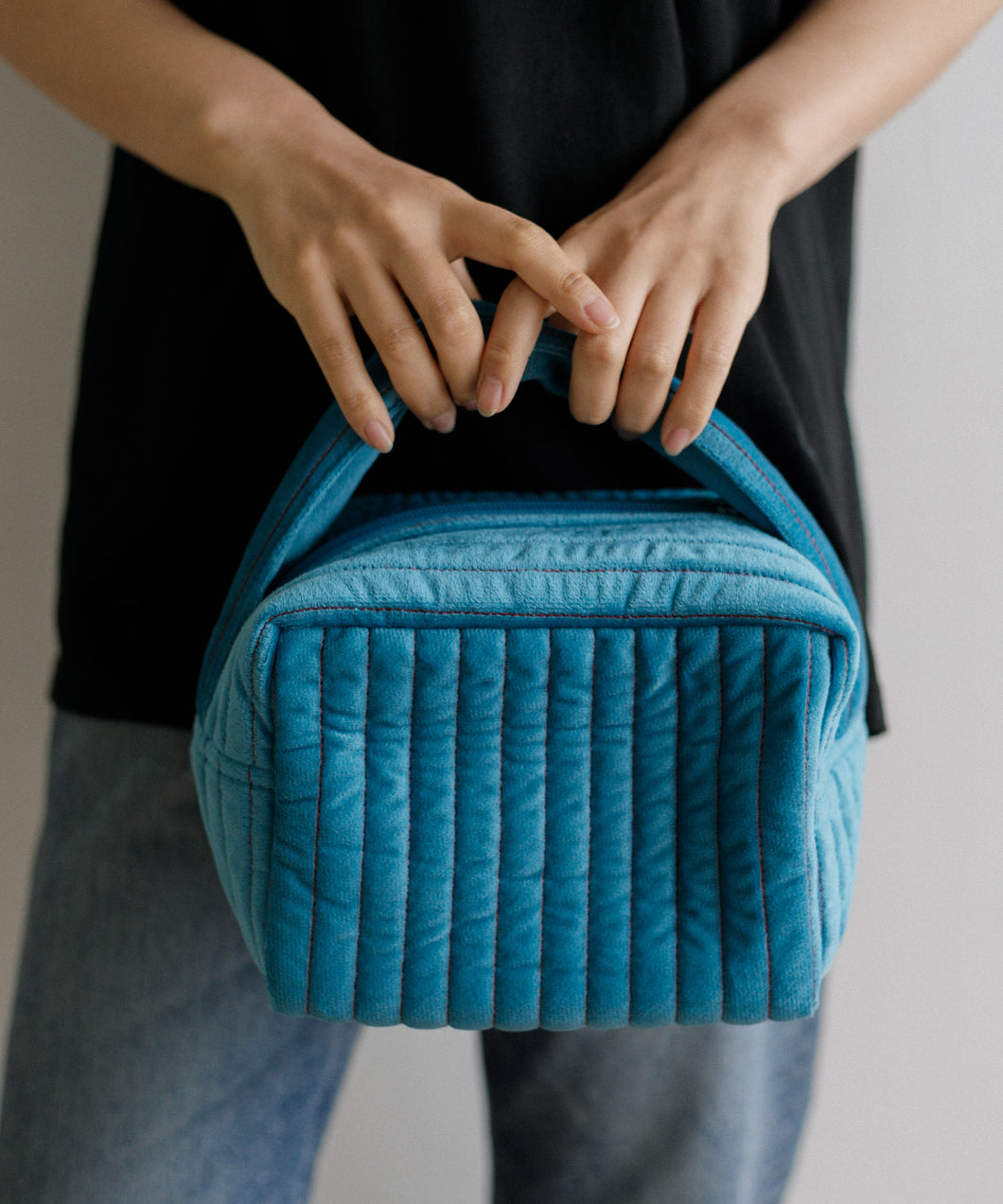 【WOMEN】beej quilting velour cube bag