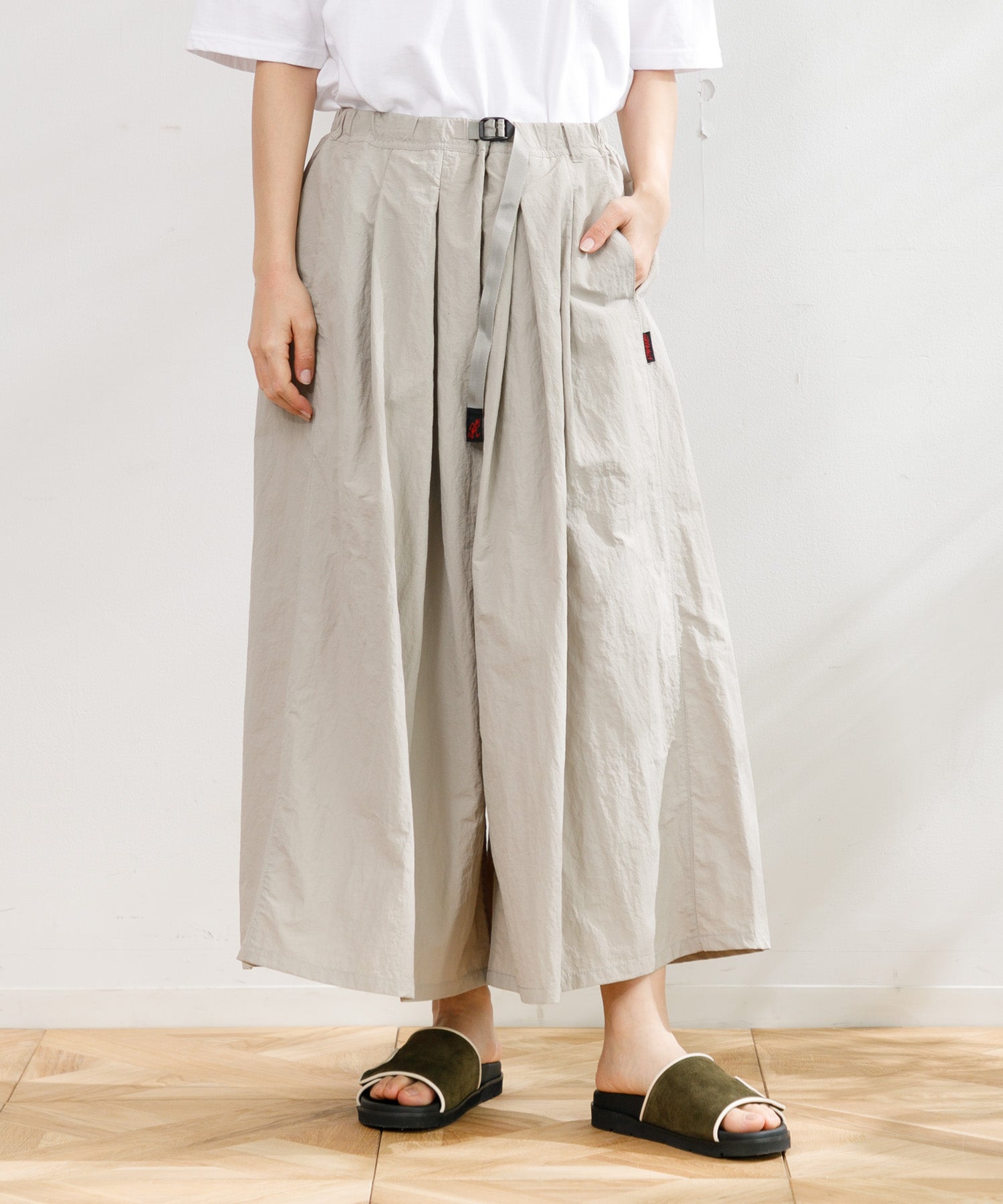 WOMEN】GRAMICCI NYLON FLARE PANT – AMERICAN RAG CIE