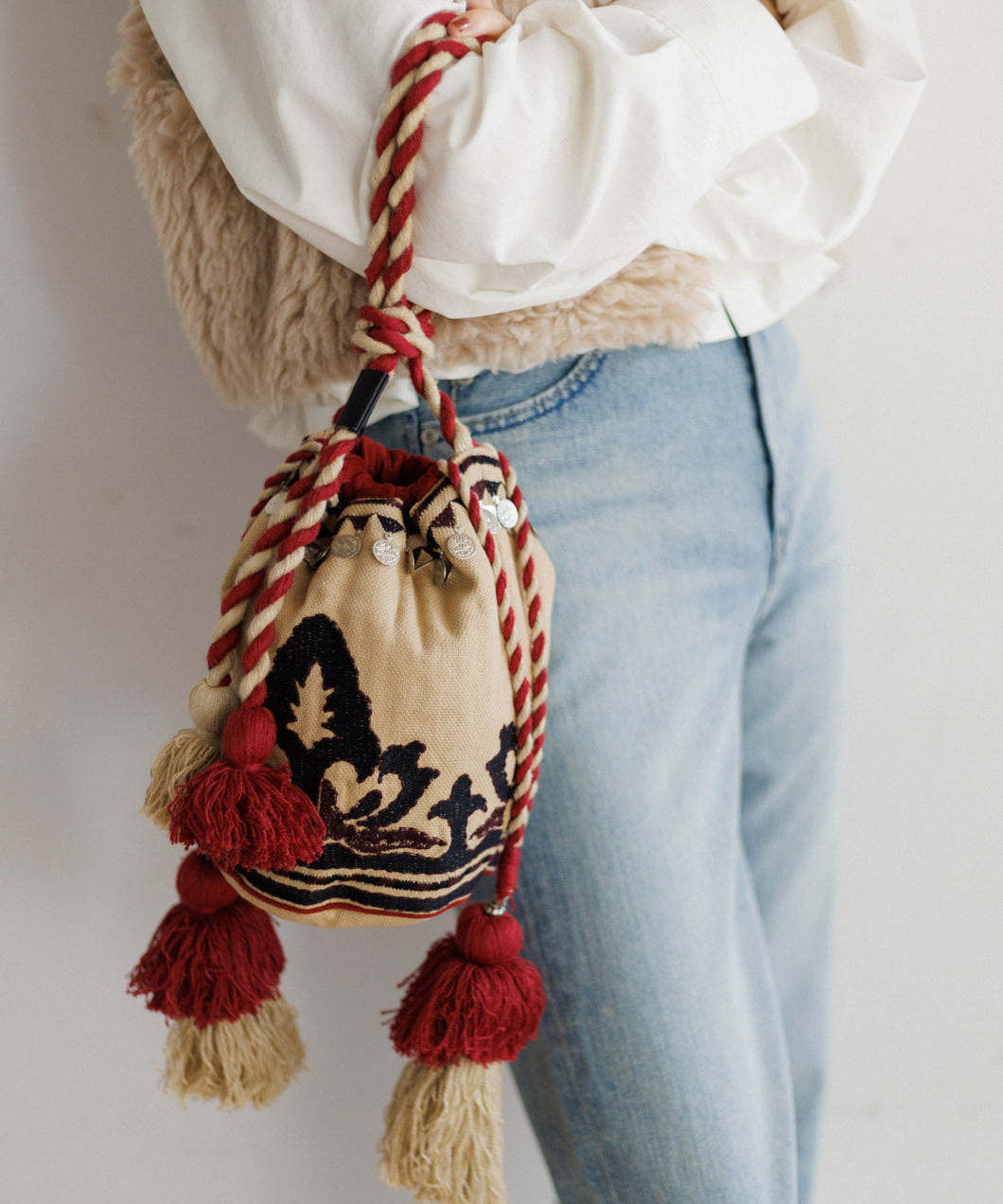 【MEN , WOMEN】LEIN マティ幾何学柄刺繍ドロストバッグ
